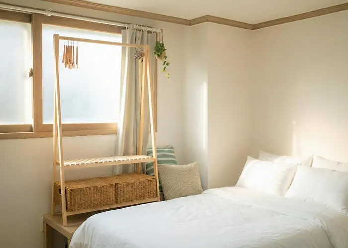 #open #zigu #line 3 & Shinbundang Area Near Garosugil Apgujeong Cheongdam Gangnam Itaewon #airport Bus Nearby *