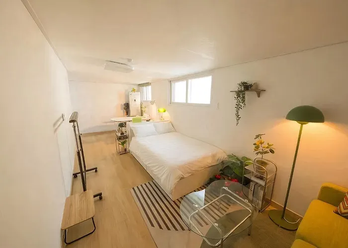 #open #zigu #line 3 & Shinbundang Area Near Garosugil Apgujeong Cheongdam Gangnam Itaewon #airport Bus Nearby Villa