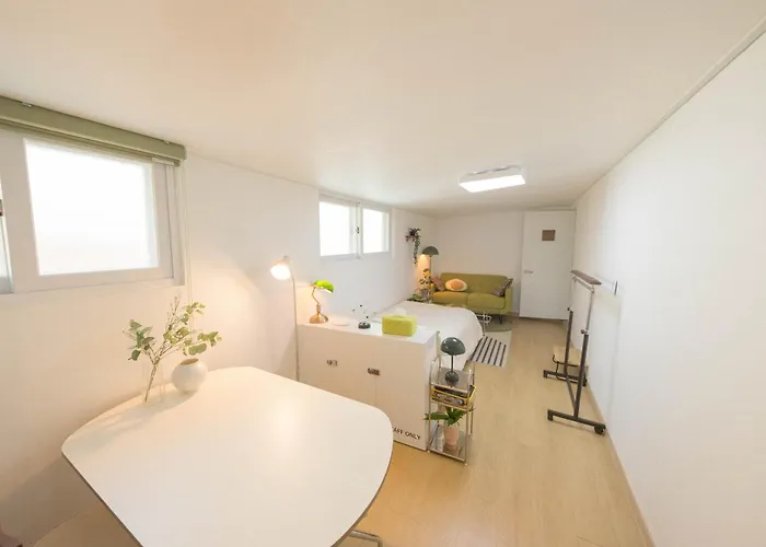 #open #zigu #line 3 & Shinbundang Area Near Garosugil Apgujeong Cheongdam Gangnam Itaewon #airport Bus Nearby * Seoul